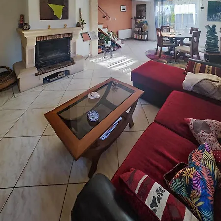 2 Bedroom Stunning In Abeilhan